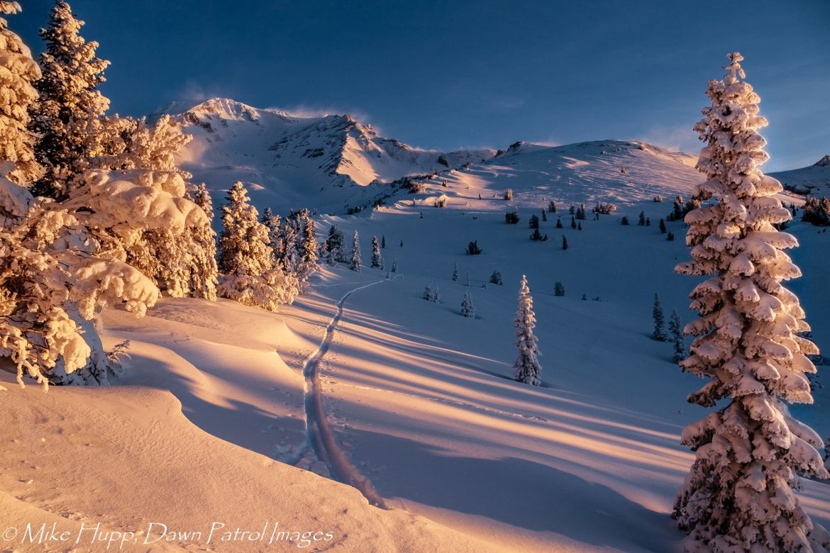 1170x780 Mount Shasta. Dawn Patrol Image