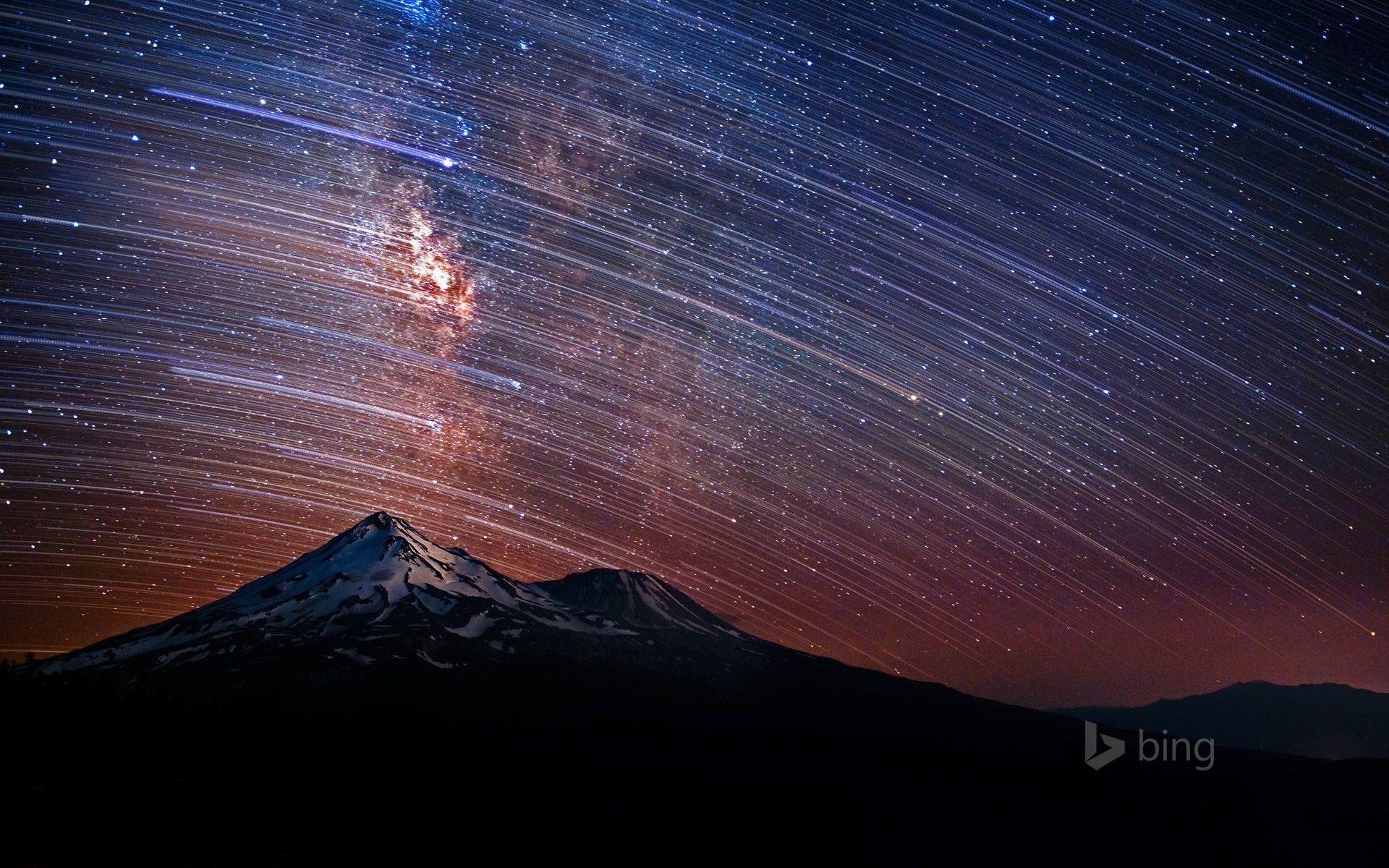 1920x1200 Star trails over Mount Shasta