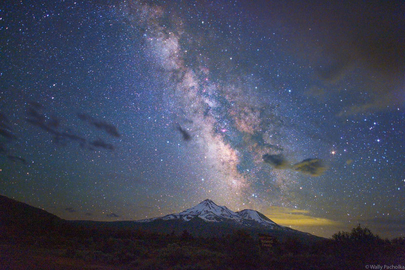 1600x1067 Milky Way over Mount Shasta. Mount