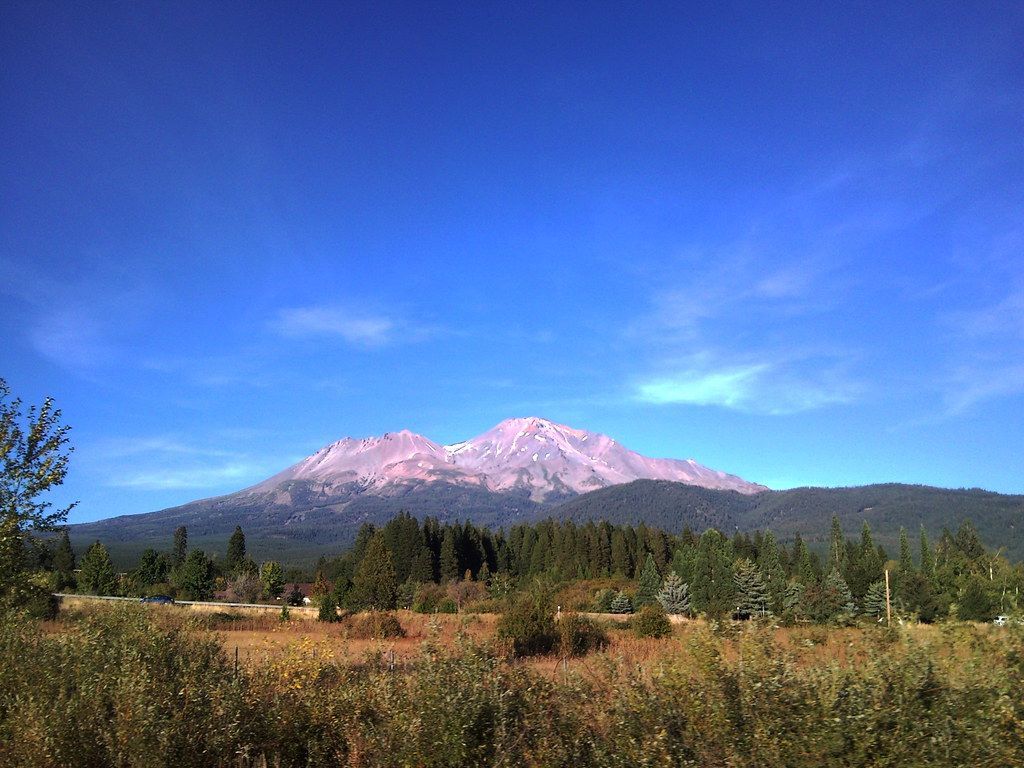 1024x768 Mount Shasta, California. View On