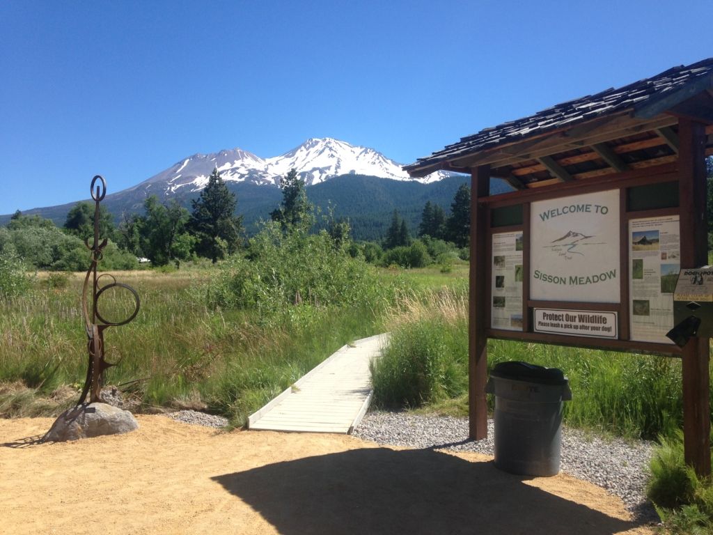 1024x768 Mt. Shasta