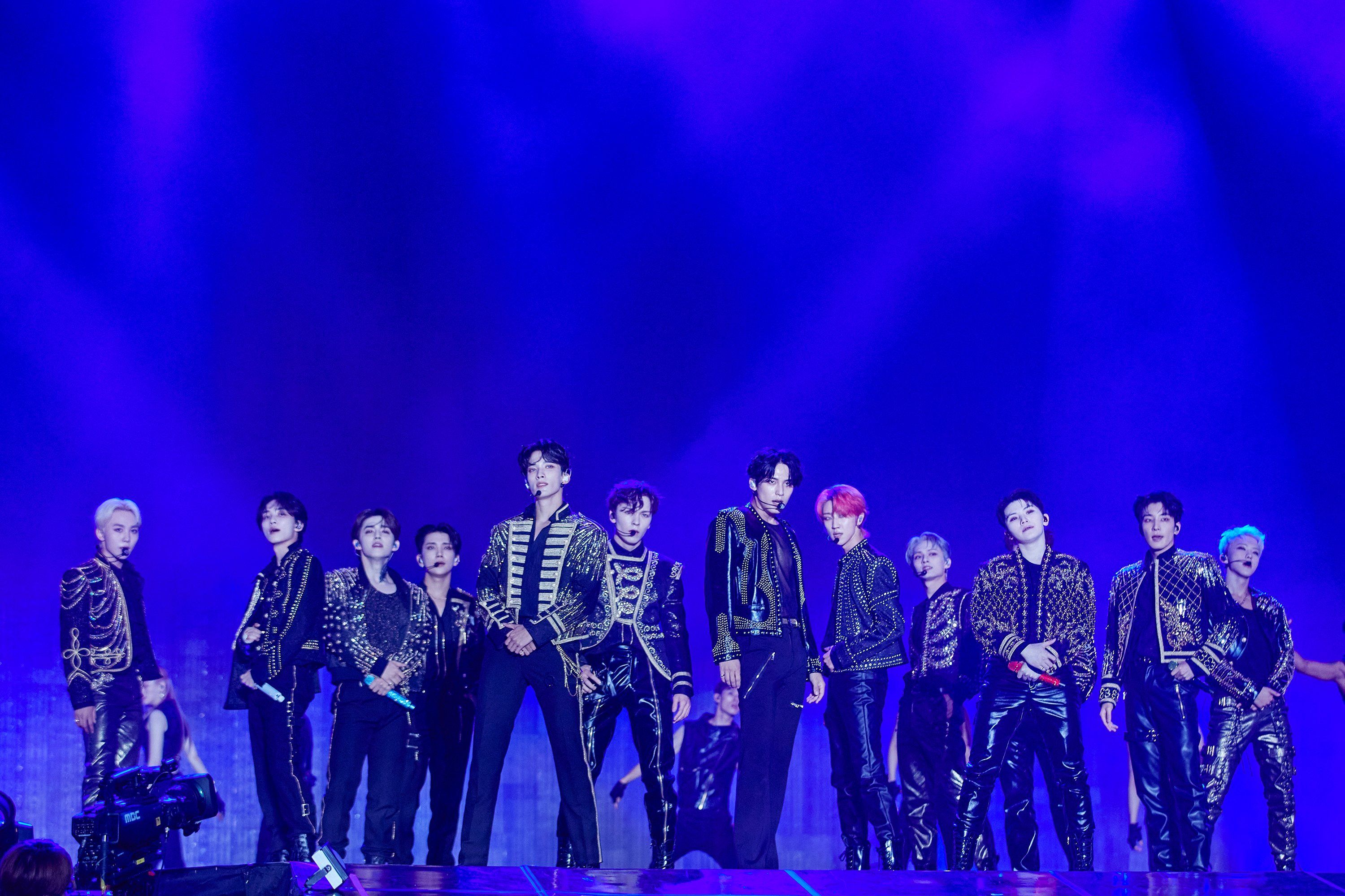 3000x2000 world tour concert in Seoul