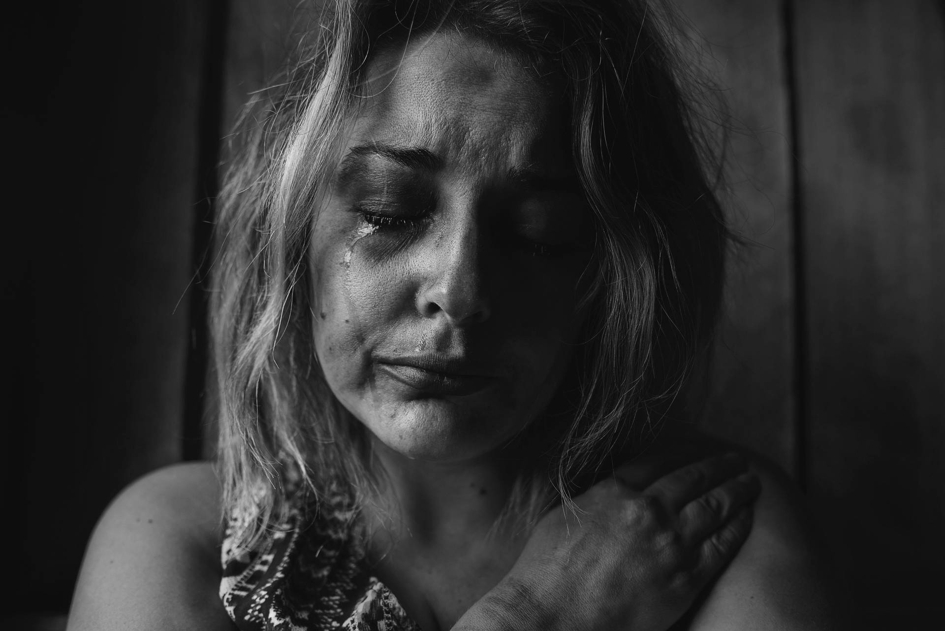 1920x1281 Sad Girl Aesthetic Crying Woman Black