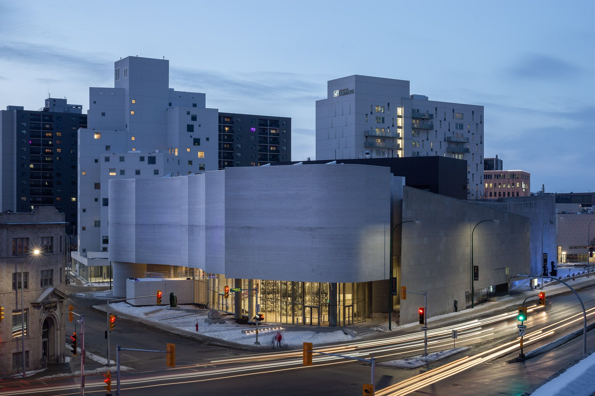 2000x1333 Undulating Inuit Art Centre Quamajuq