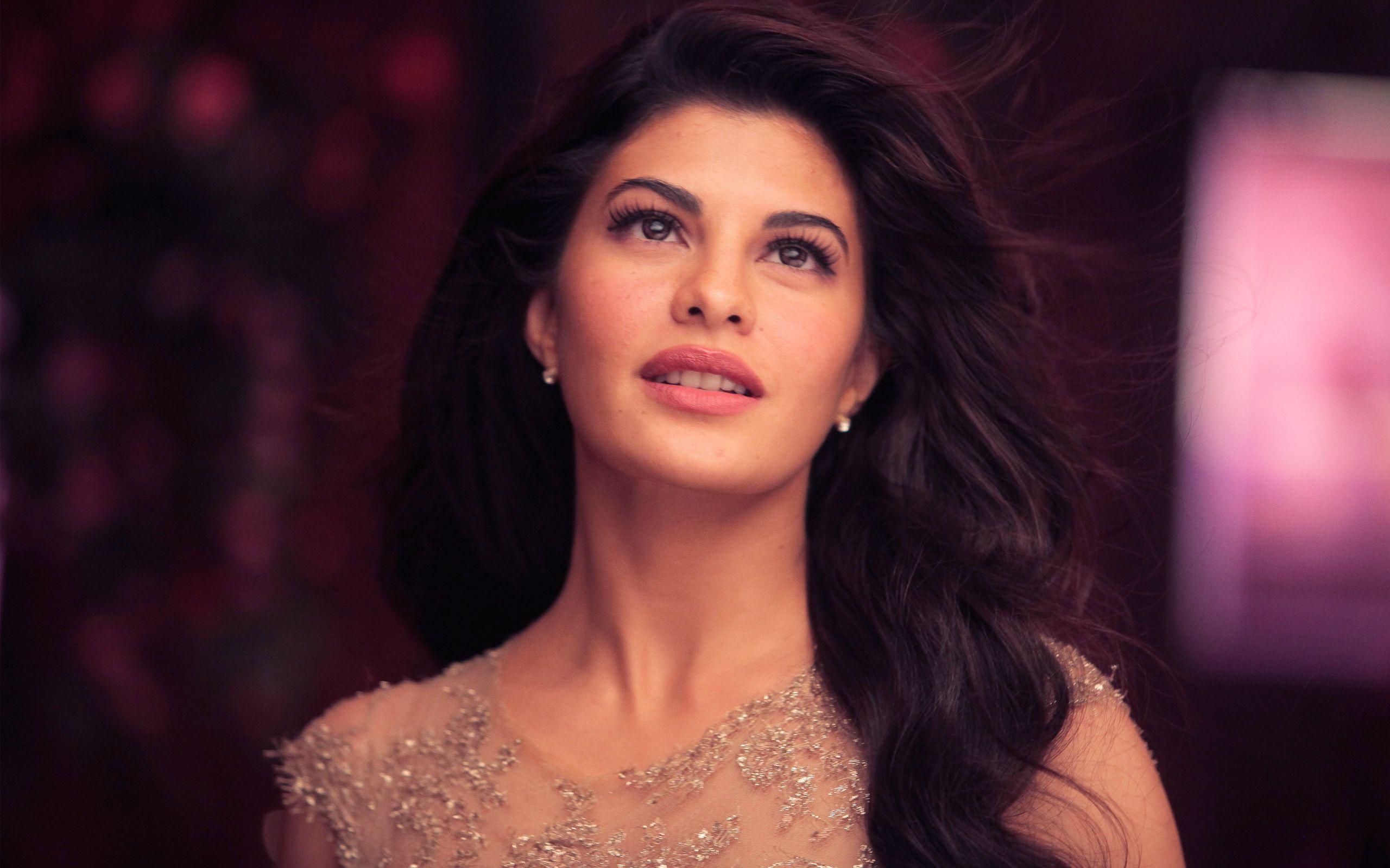 2560x1600 Jacqueline Fernandez in Kick Wallpaper