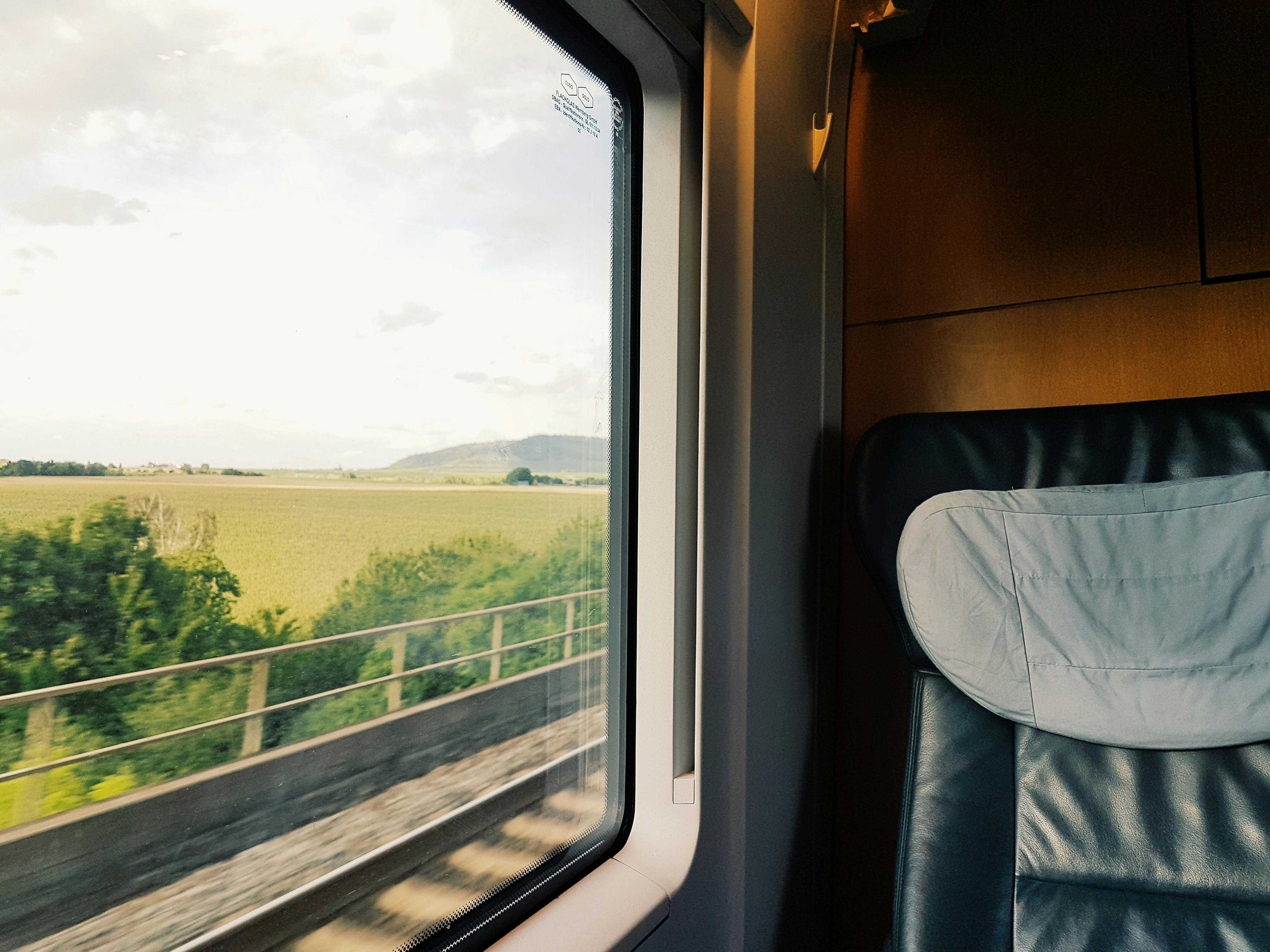 4032x3024 Public Transport Photo, Download