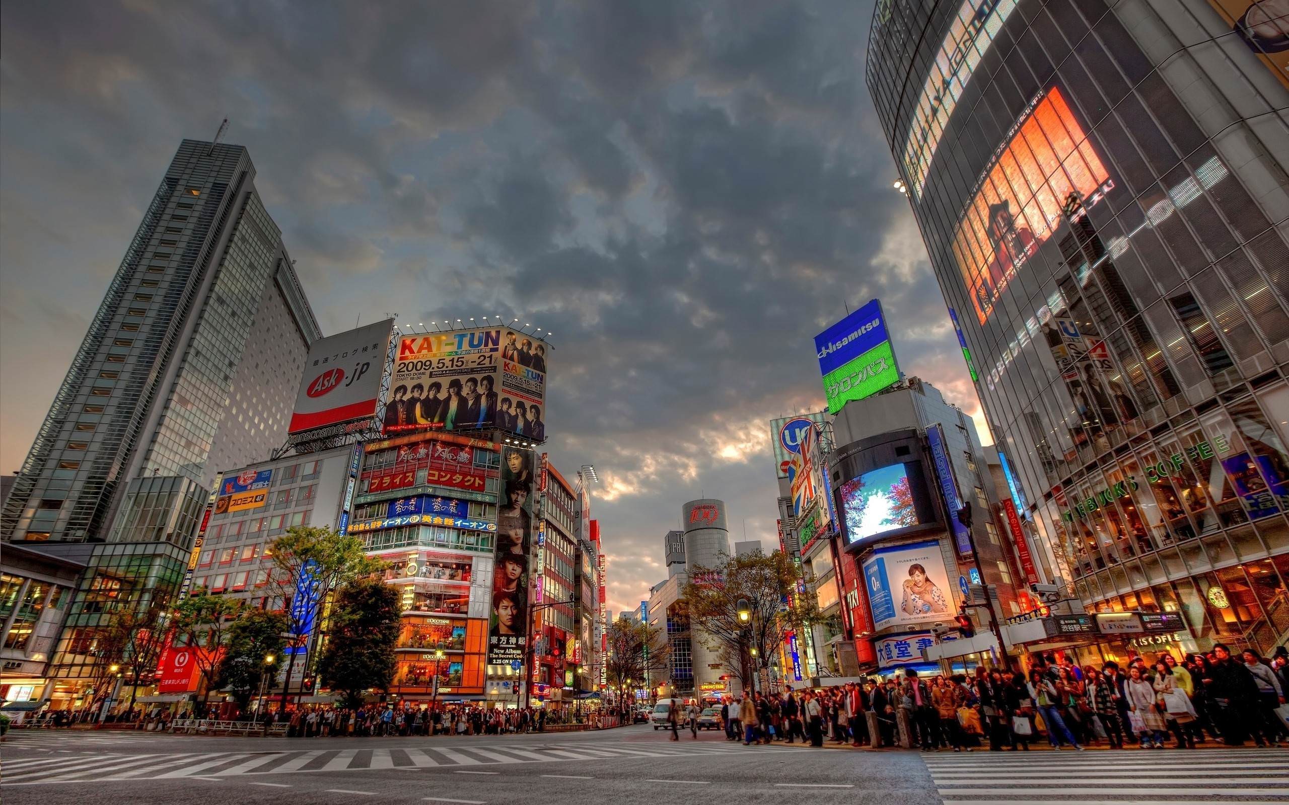 2560x1600 Tokyo City Square