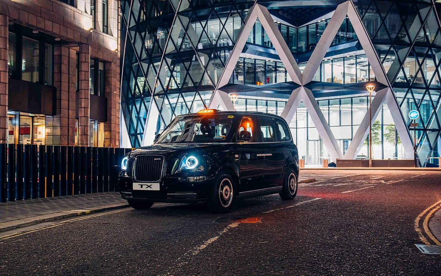 1440x900 LEVC TX Electric Taxi 2024 Update Test