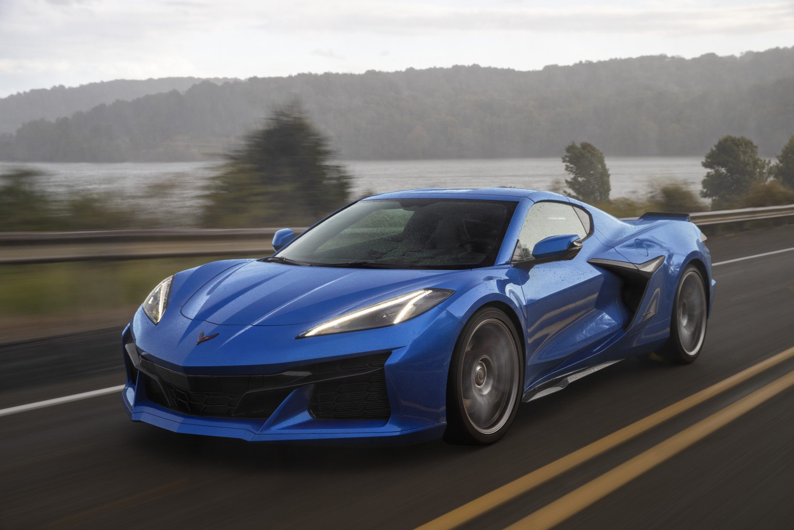 2560x1707 Corvette Wallpaper