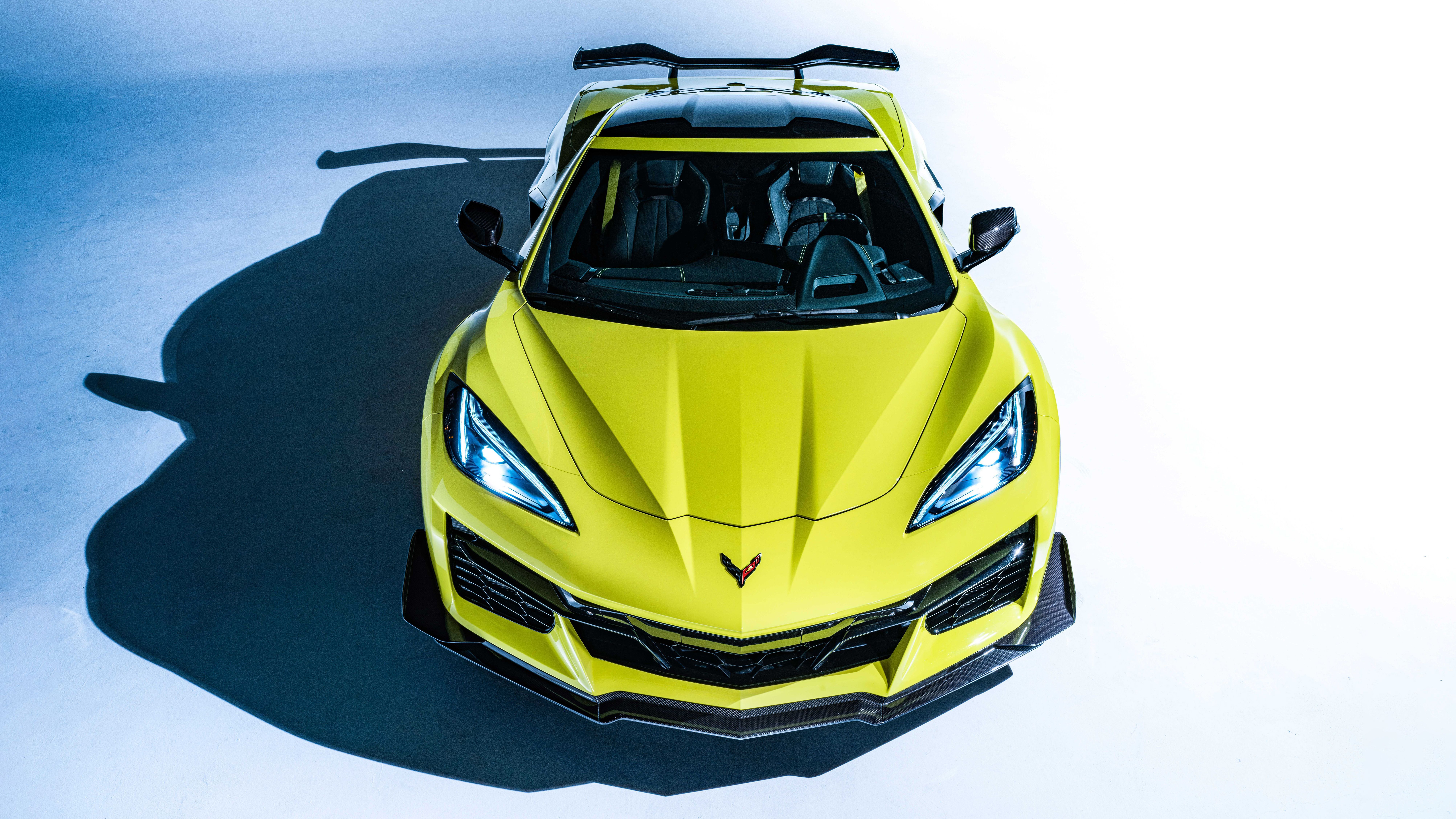 8023x4513 Chevrolet Corvette C8 Z06 Wallpaper