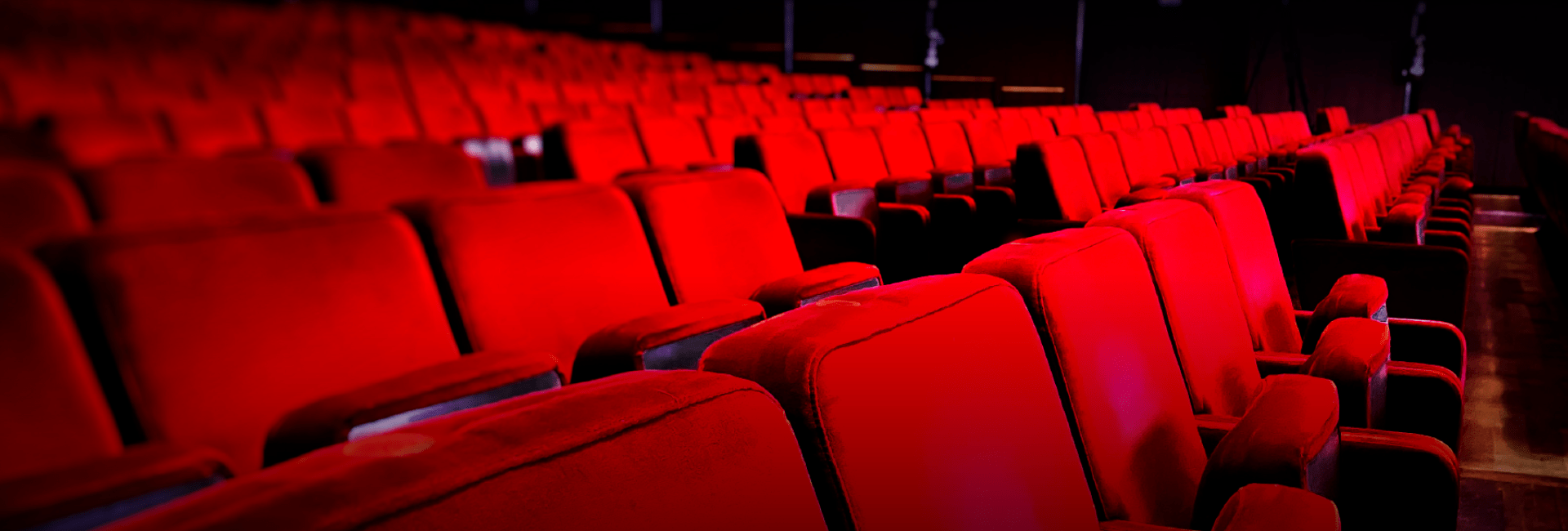 1920x650 Movie Theaters Are in Trouble, But Not