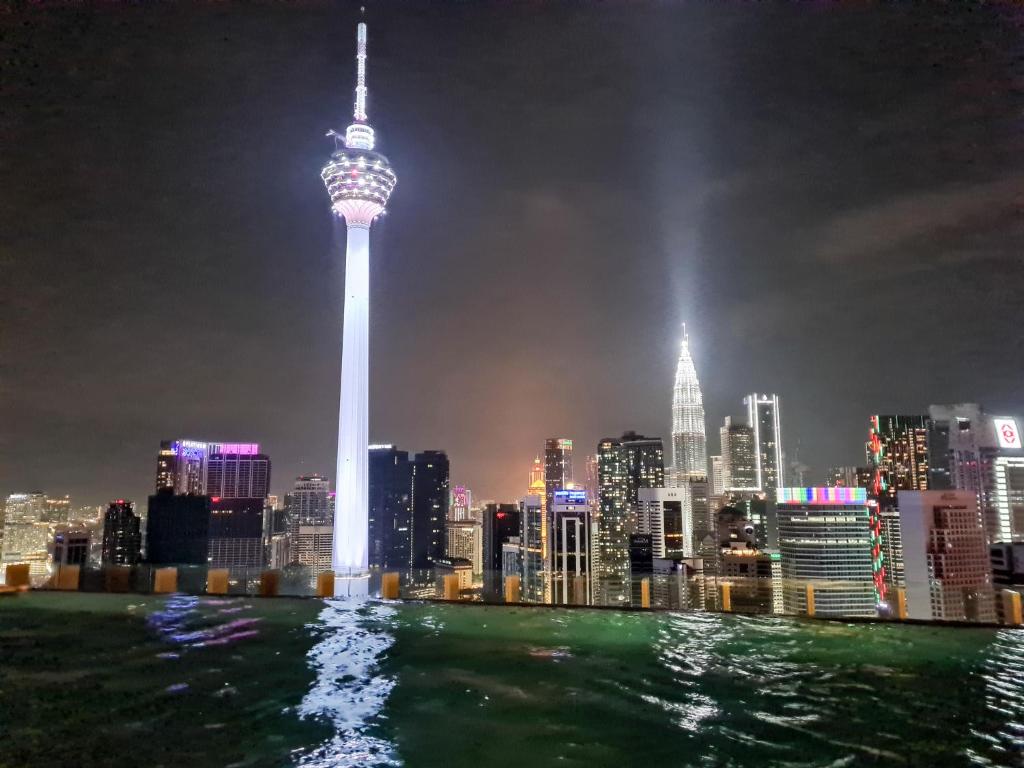 1024x768 Romantic Log Cabin to KL Tower