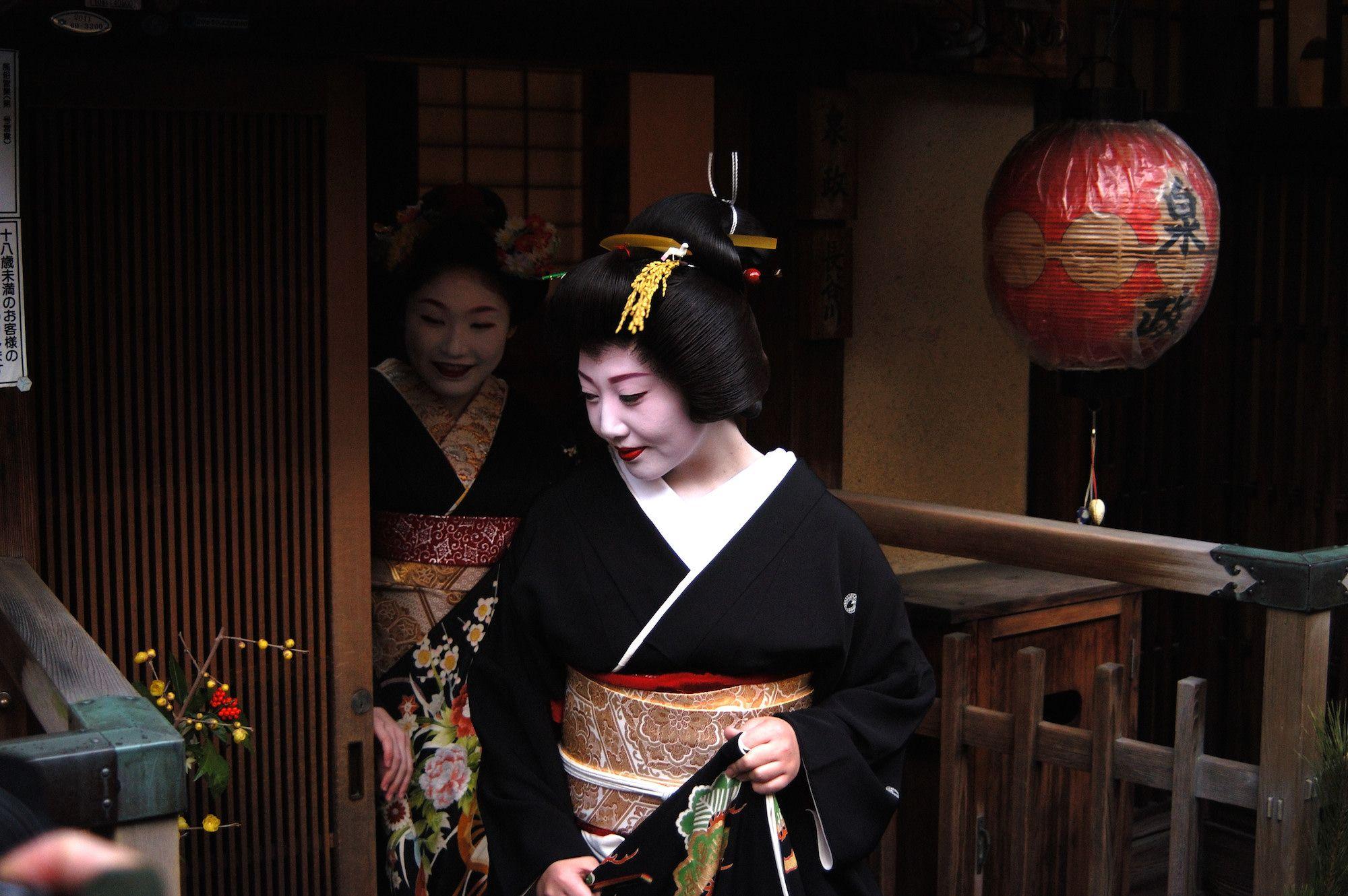 2000x1330 Geishas in Kyoto: 7 things to know before going to Gion