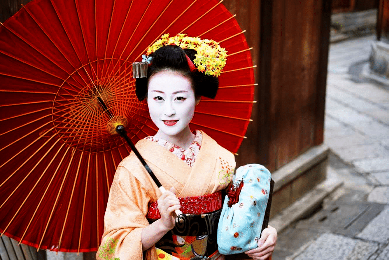 1334x891 A Night of Luxury & Culture with Kyoto's Geiko & Maiko