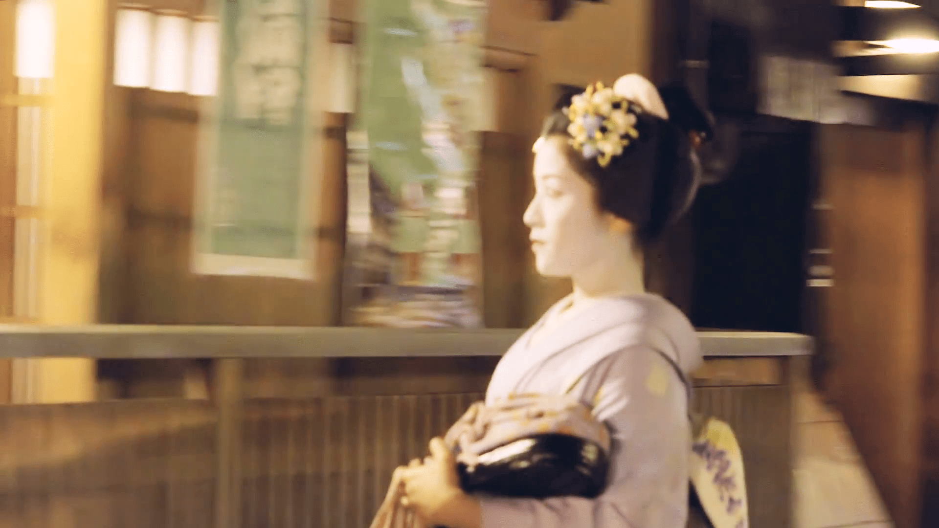 1920x1080 Geisha entering a tea house in Kyoto