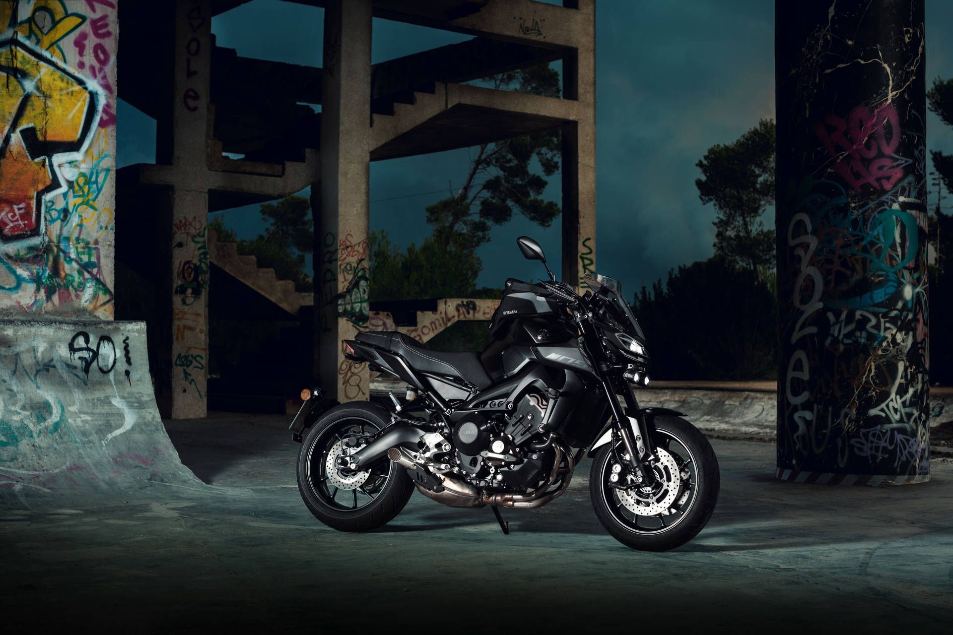 1920x1280 Download Black Yamaha MT 15 Under A