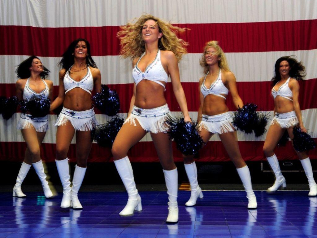 1024x768 New England Patriots Cheerleaders