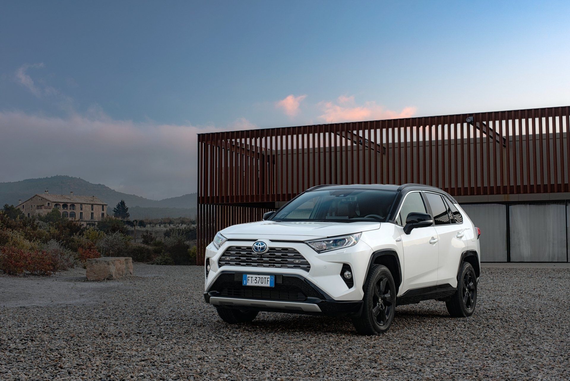 1920x1282 Toyota RAV4 Wallpaper 59 image