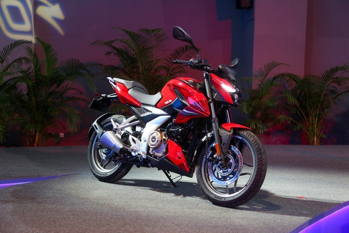 1200x800 Bajaj Pulsar N250 and F250