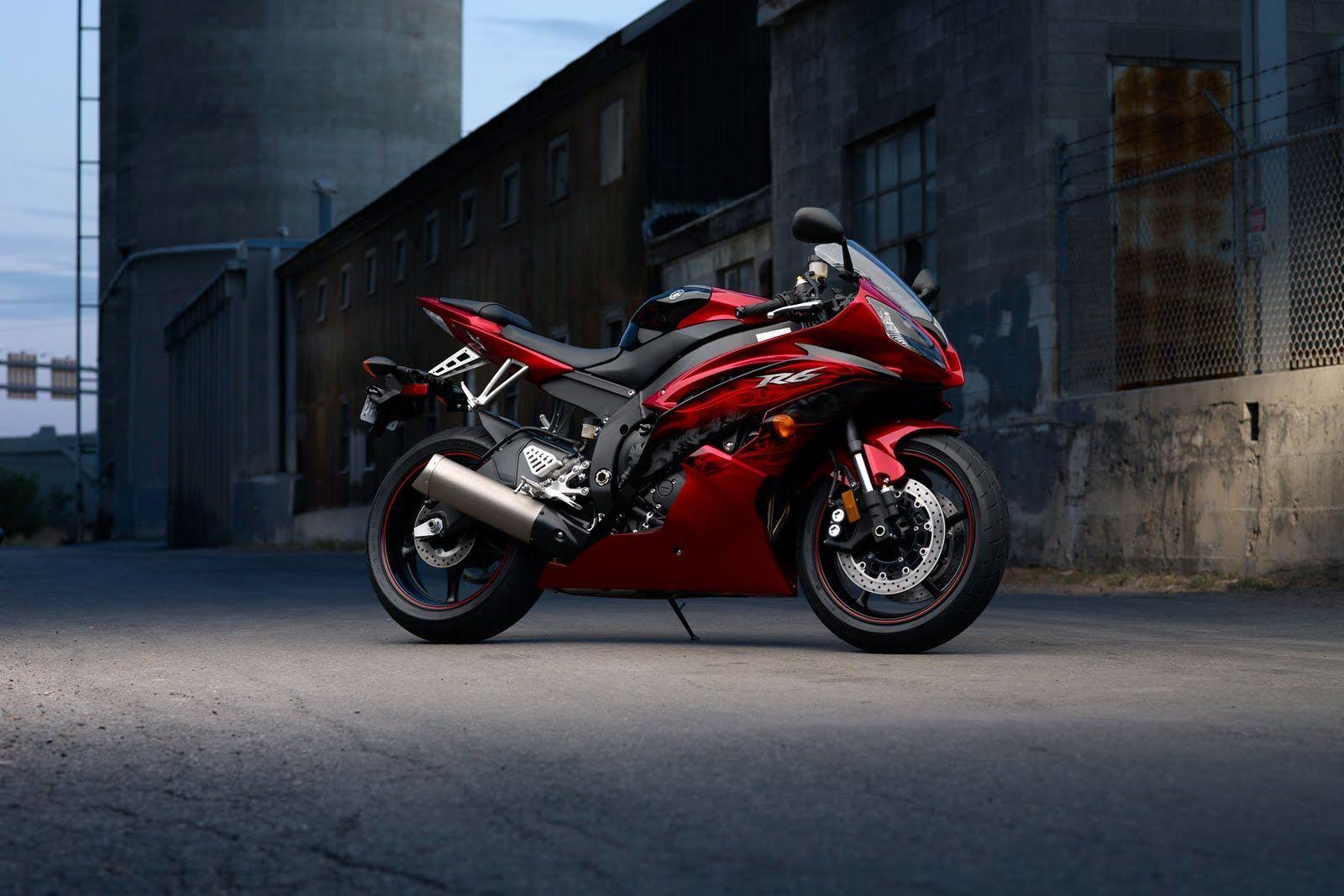 1600x1067 Yamaha R6 Wallpaper