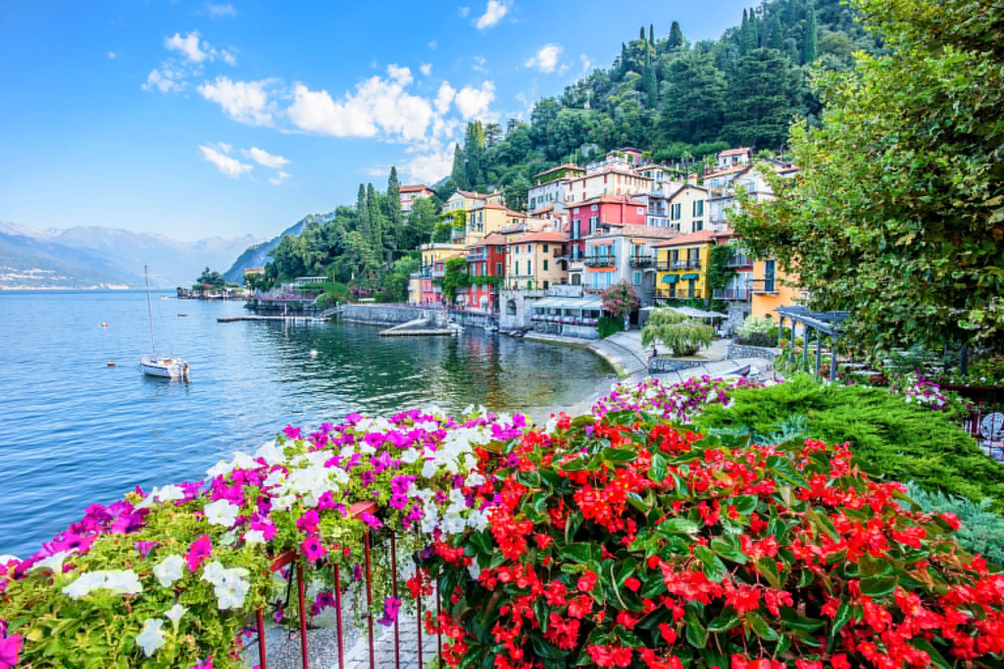2048x1365 Wallpaper flowers, lake, building, home, yacht, Italy, promenade, Italy for mobile and desktop, section город, resolution 2048x1365