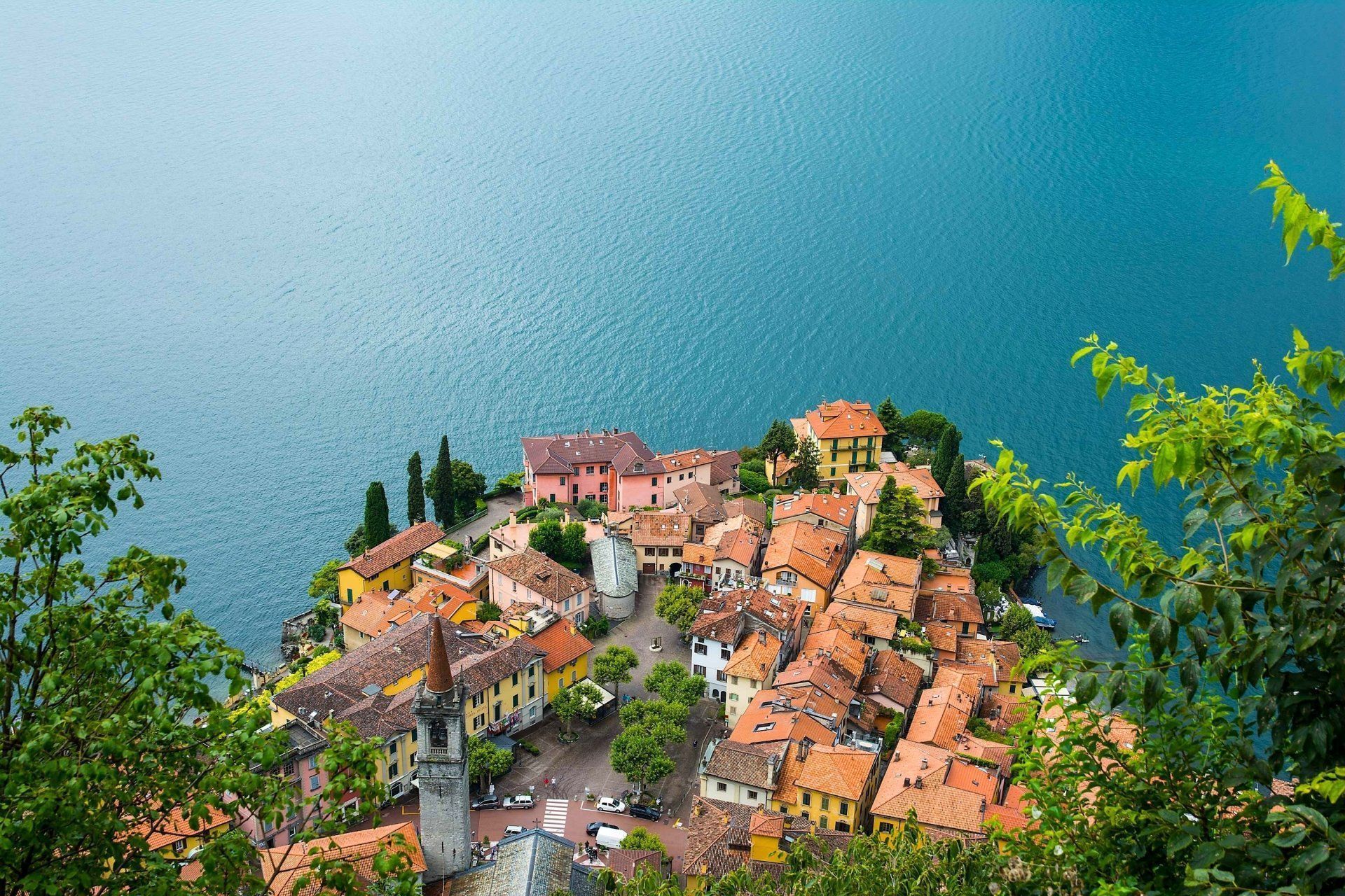 1920x1280 Varenna HD Wallpaper
