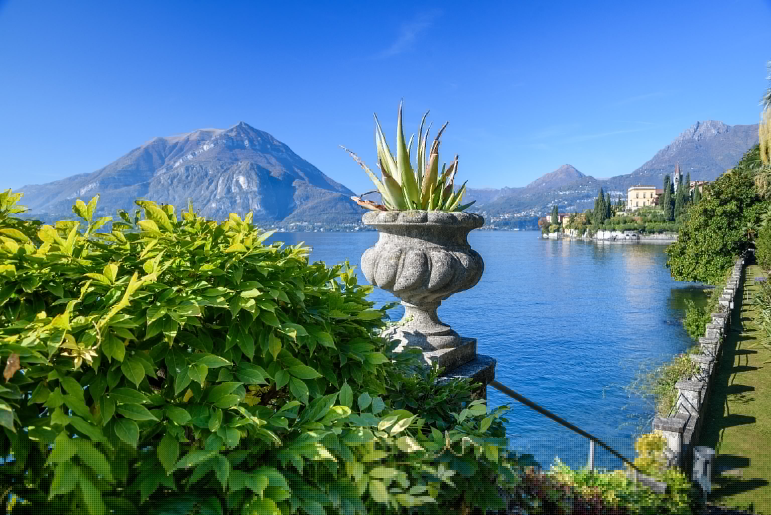 3072x2051 Wallpaper Italy, lake Como, Varenna