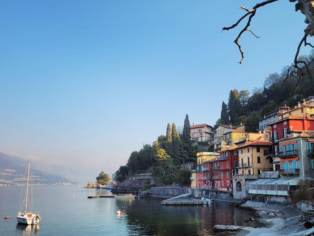 1080x810 Lake Como (Italy) in March 2022