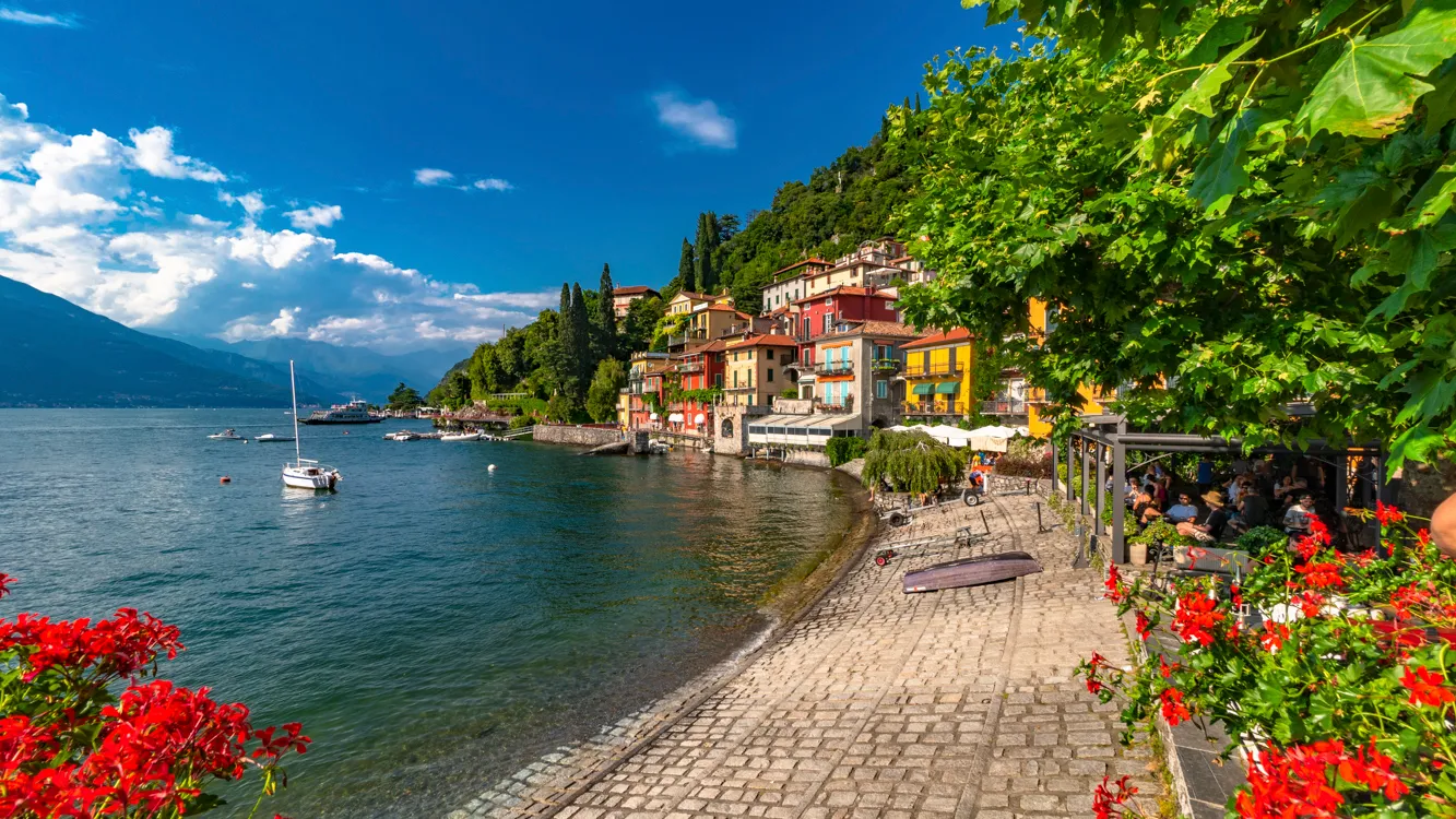1333x750 amazing Varenna Boat