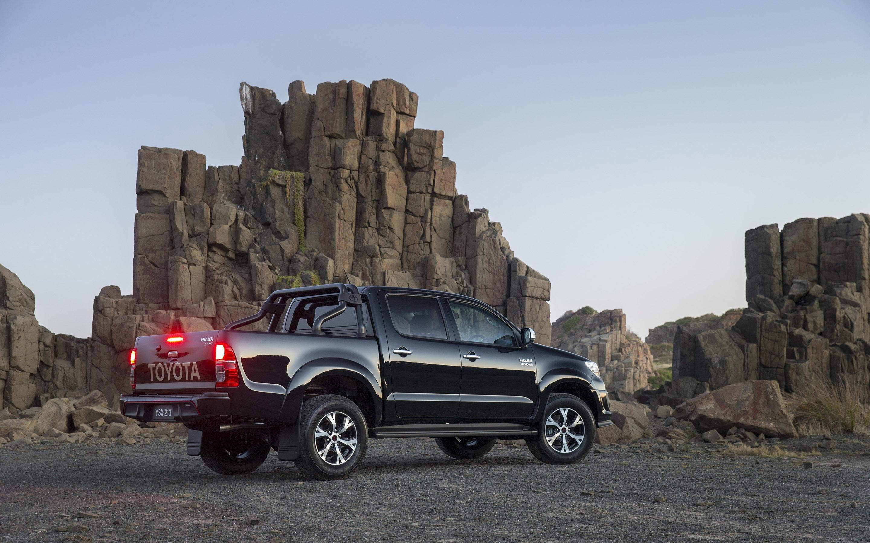 2880x1800 HD Black Toyota Hilux side view Wallpaper. Download Free