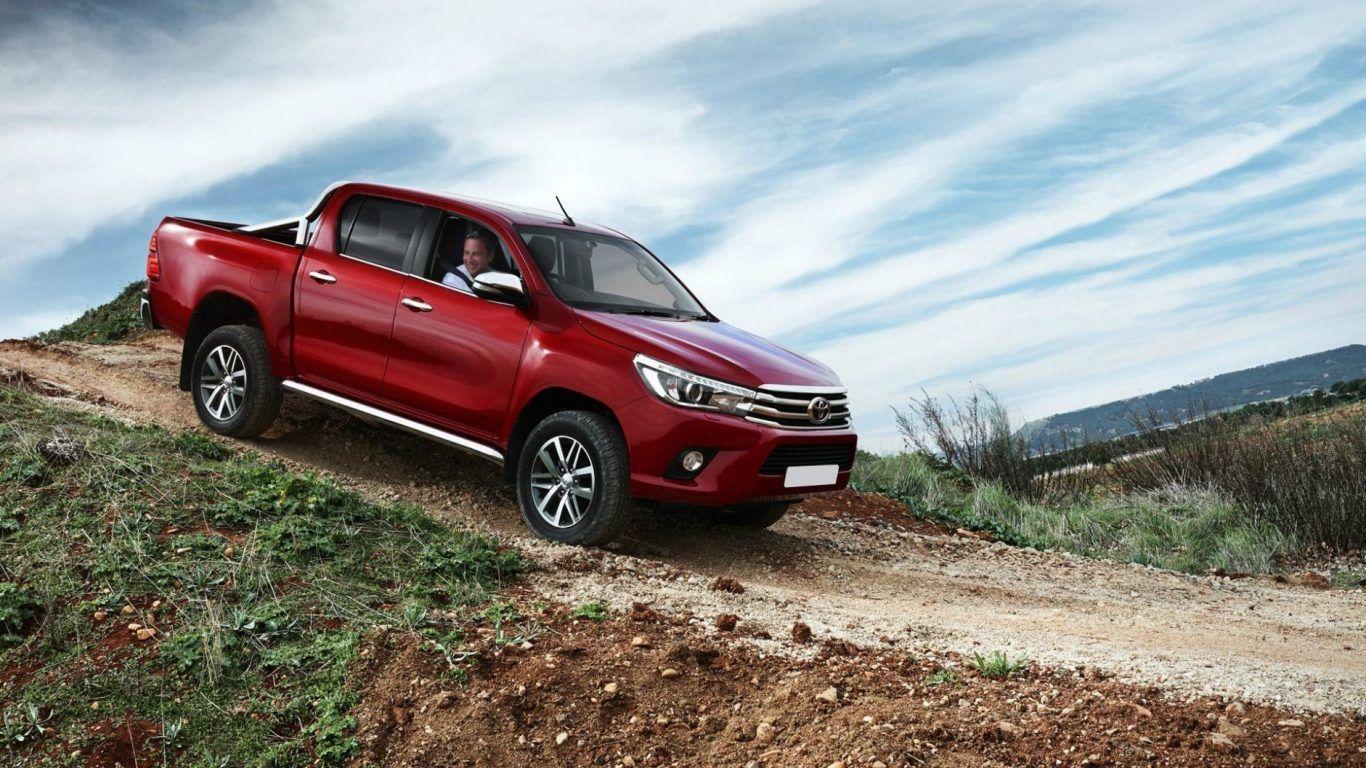 1366x768 Toyota Hilux Front Wallpaper