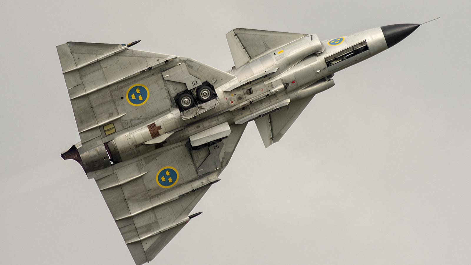 1600x900 SAAB SK 37 Viggen [1200 X 883], [1024