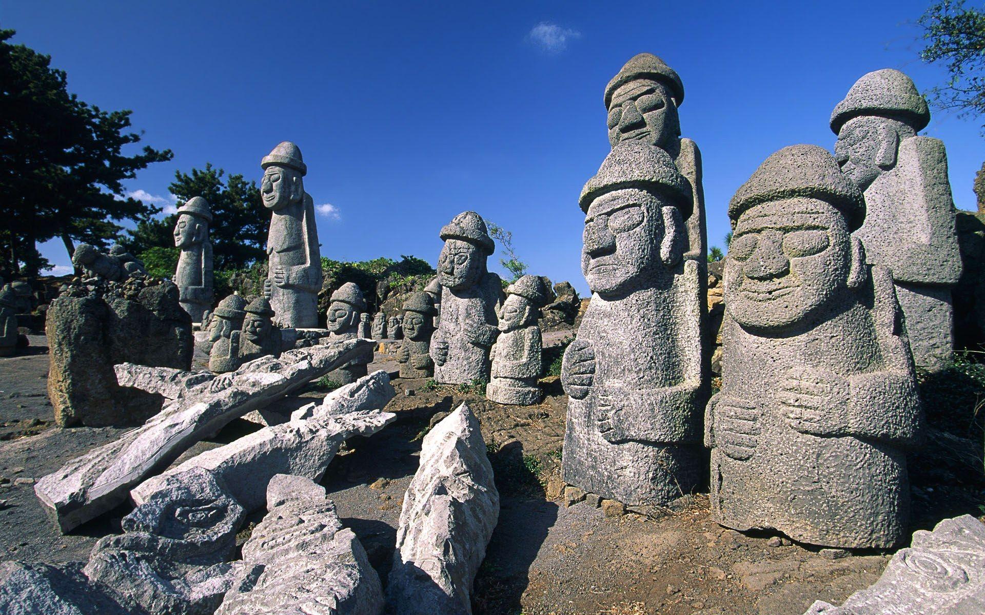 1920x1200 Harubang on Jeju Island 2C Korea Wallpaper Wallpaper