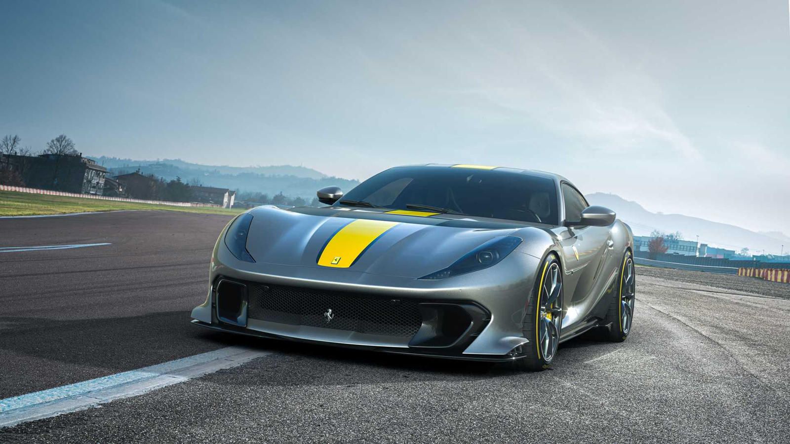 1600x900 Ferrari 812 Competizione