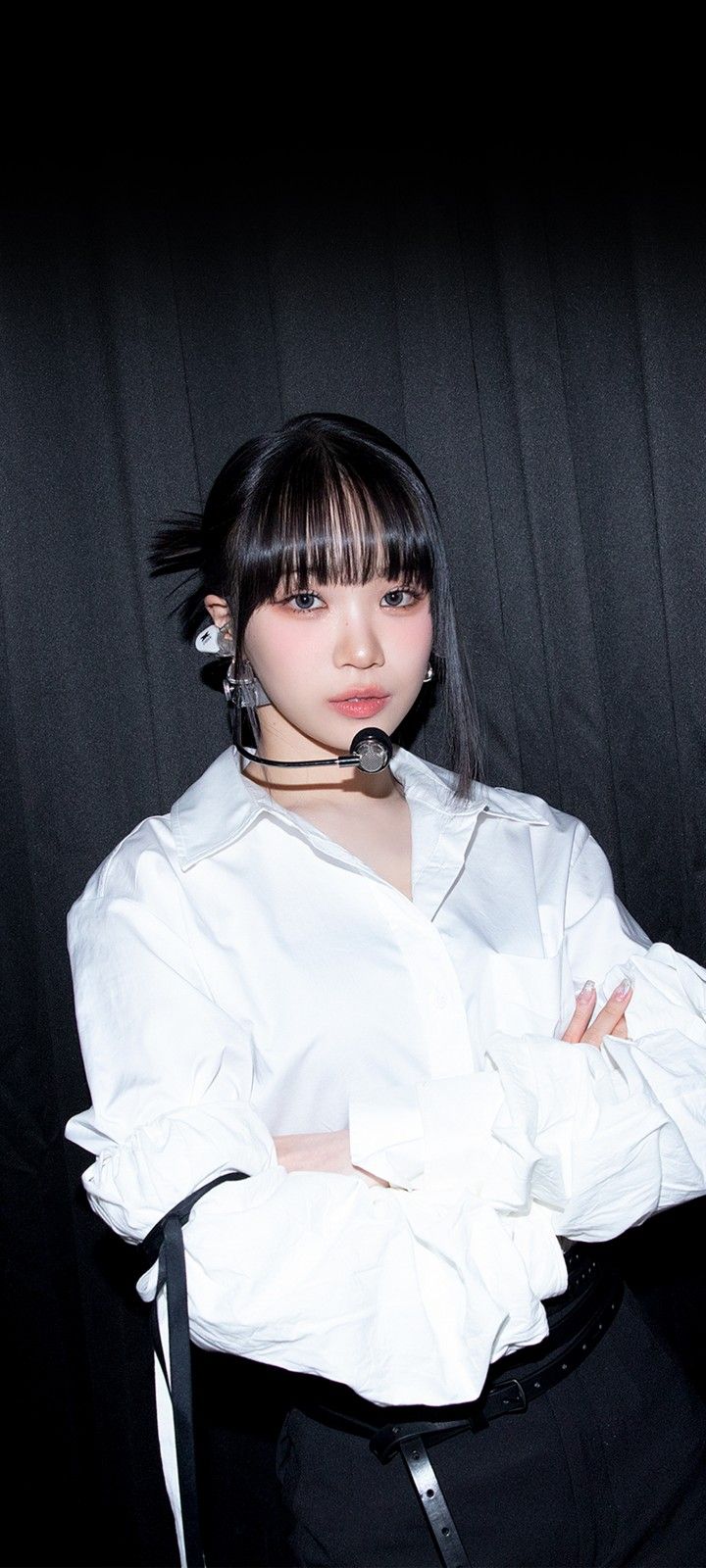 720x1600 Kim Chaewon wallpaper