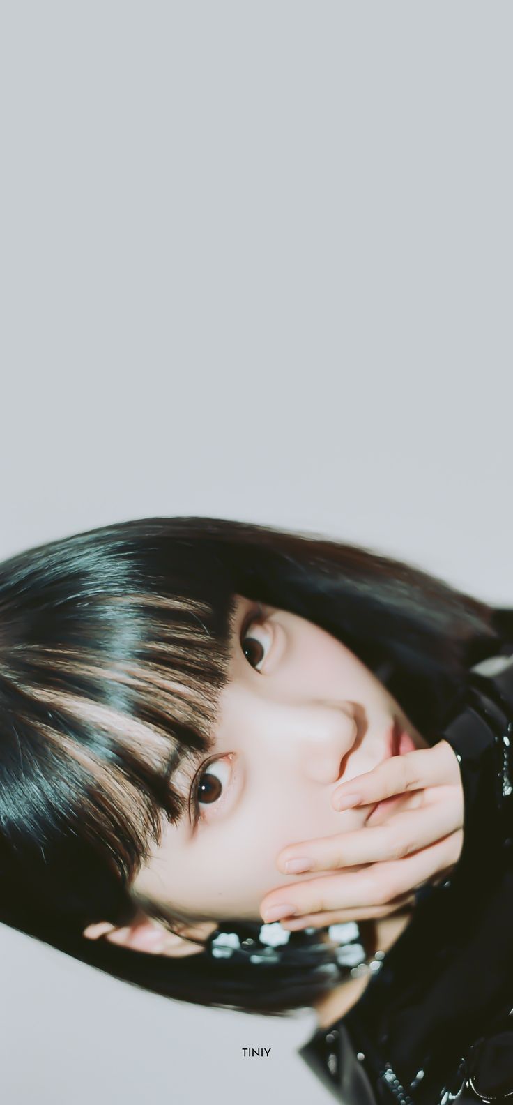 736x1584 FEARLESS KIM CHAEWON Wallpaper Lockscreens