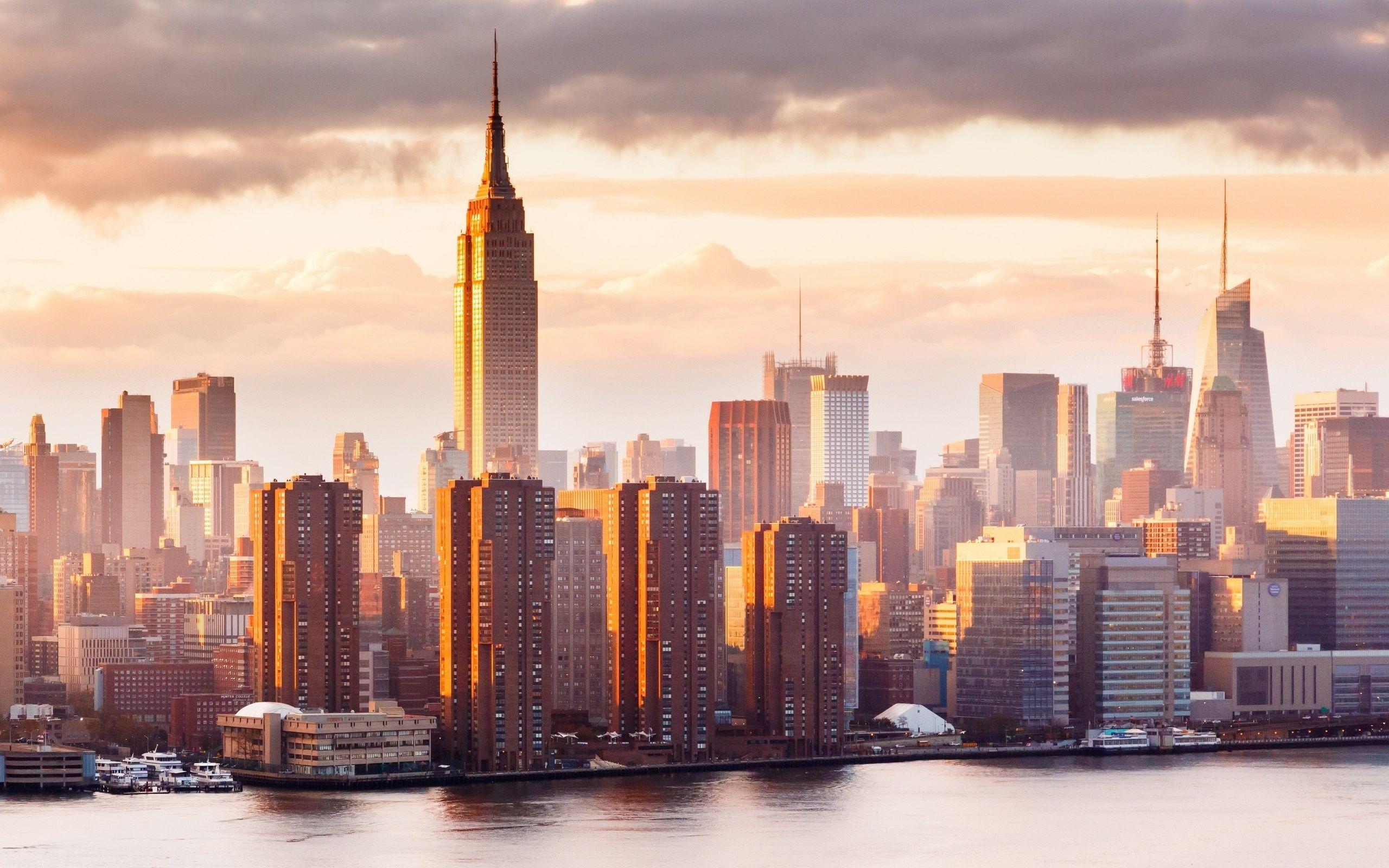 2560x1600 Download wallpaper New York, morning, skyscrapers, Empire