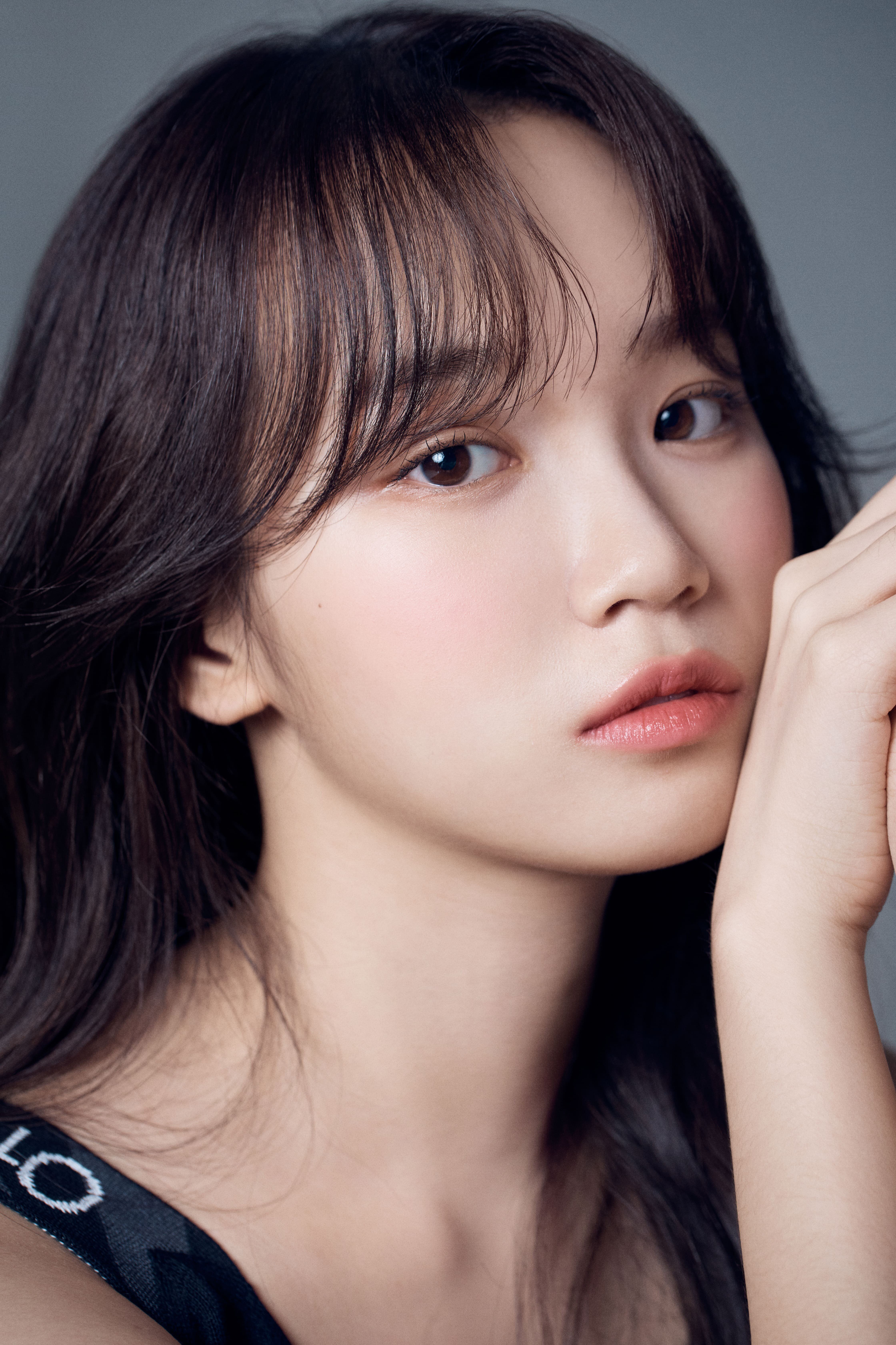 4480x6720 Kim Chaewon 2021 Woollim Profile Photo