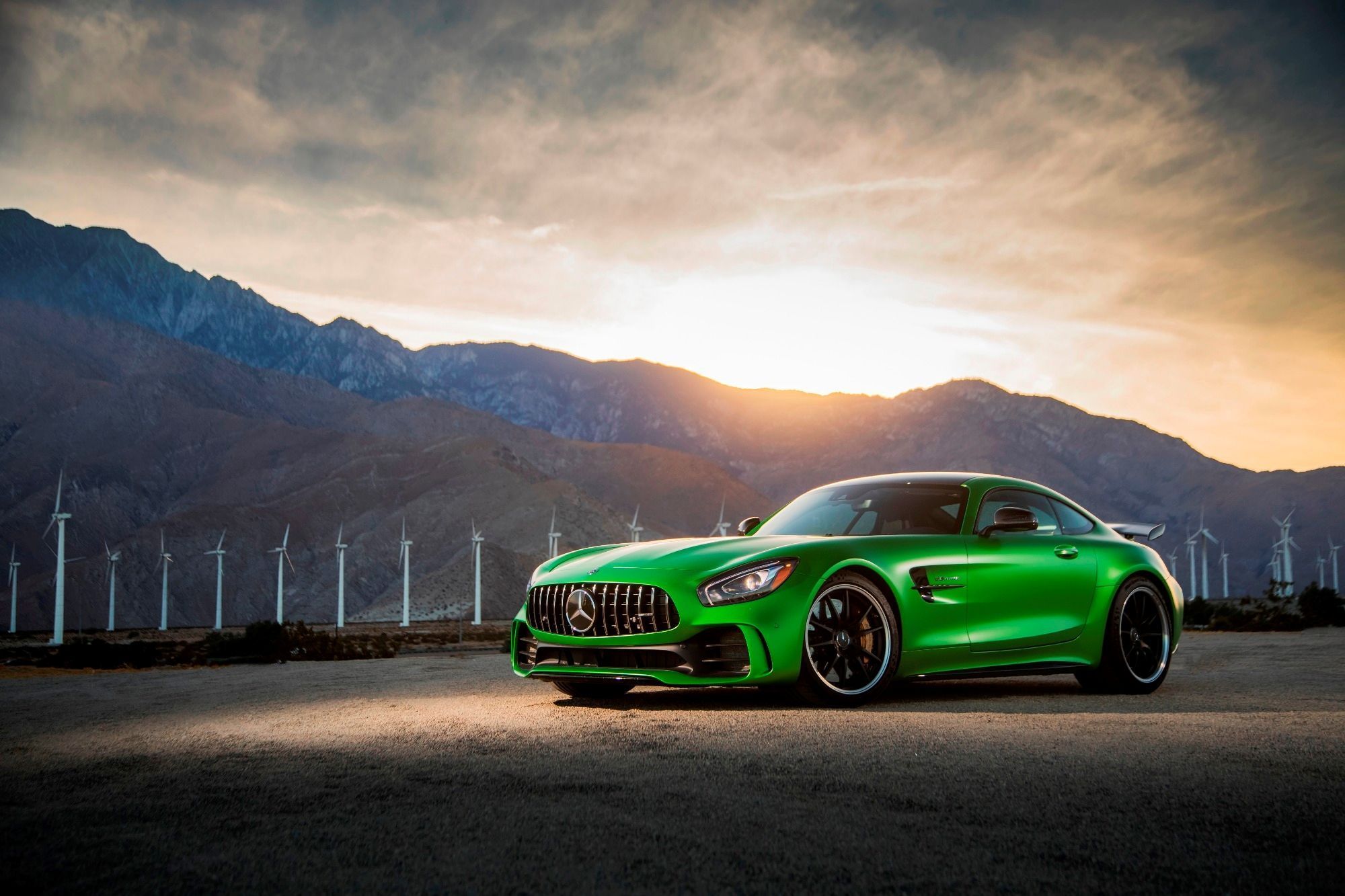2000x1333 Mercedes Benz AMG GT R