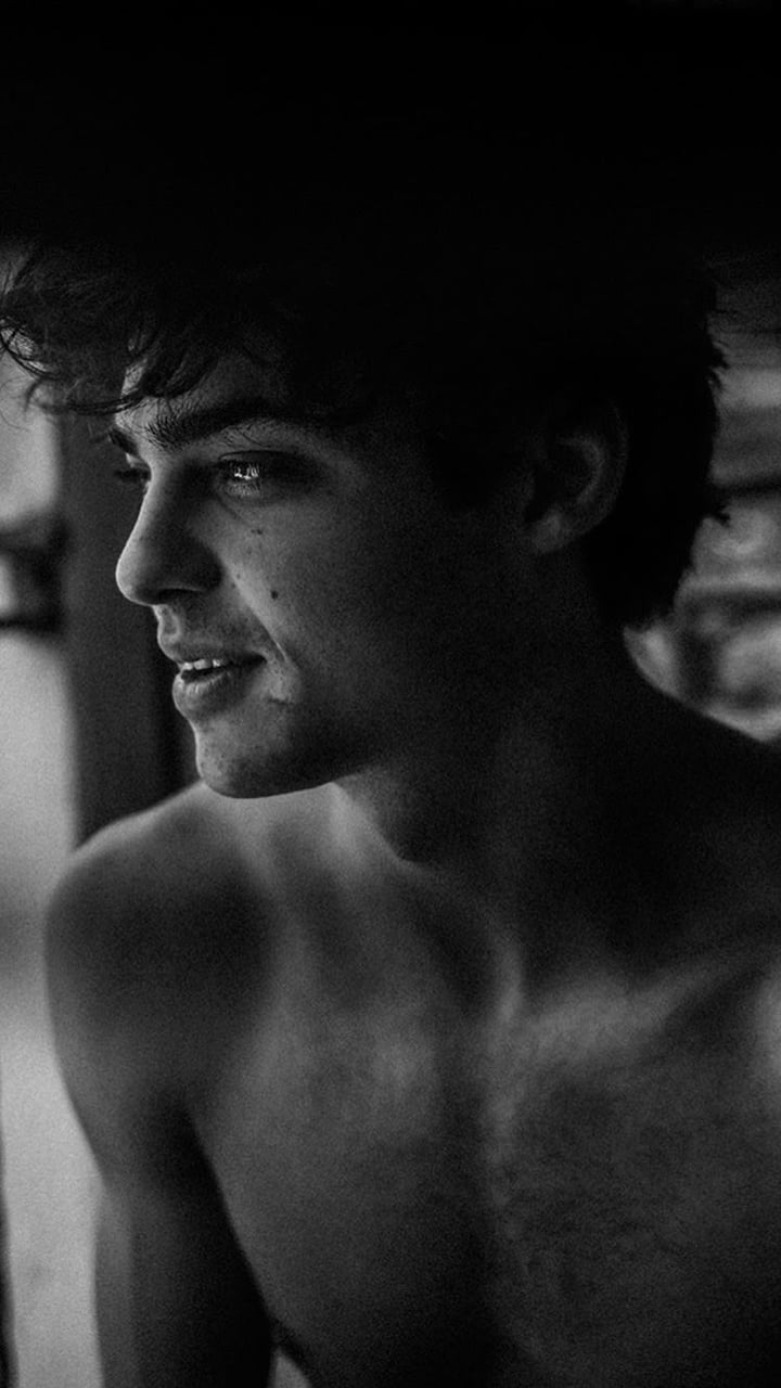 Noah Centineo Wallpapers  Top Free Noah Centineo Backgrounds   WallpaperAccess