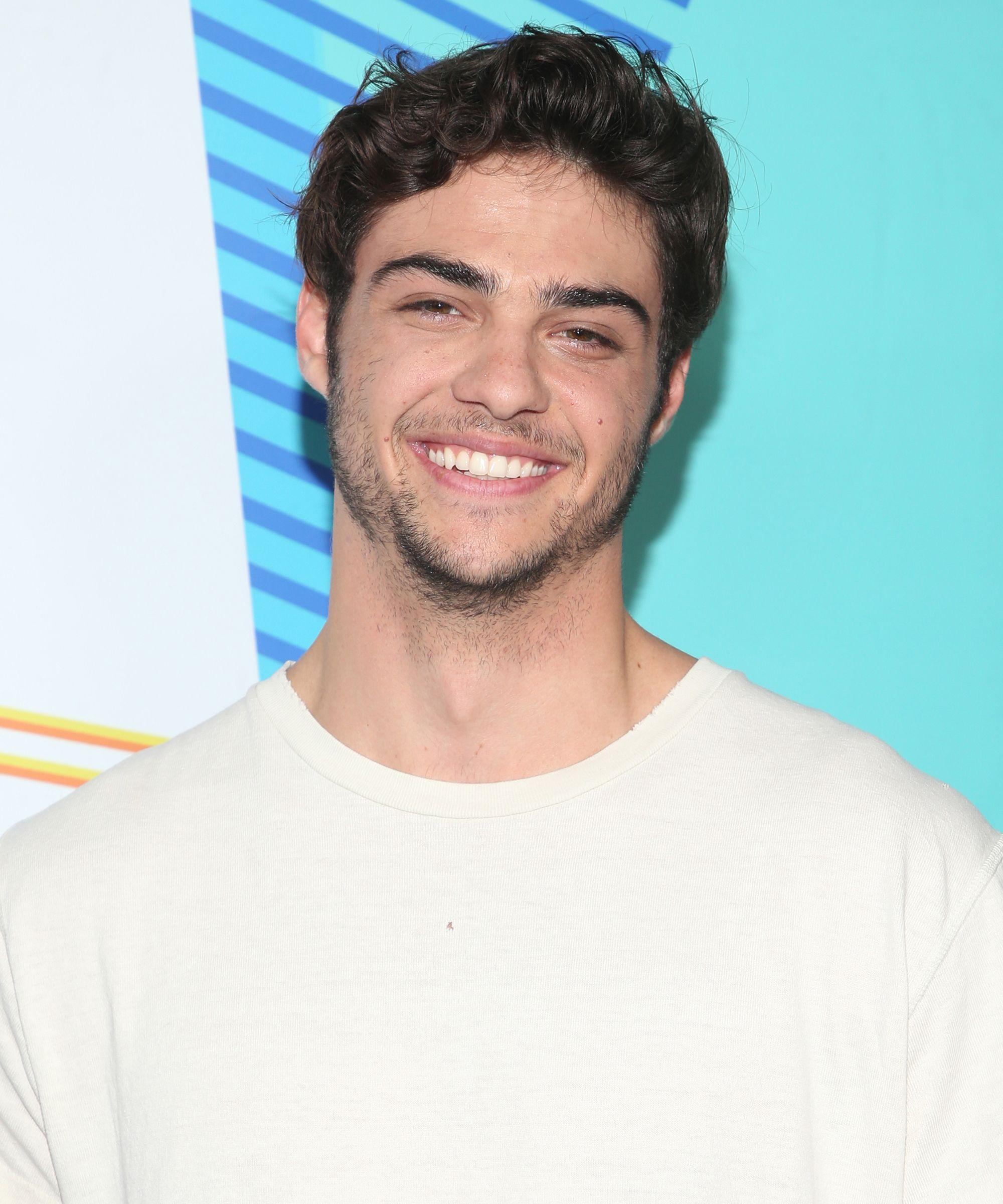 Noah Centineo Wallpapers - Top Free Noah Centineo Backgrounds