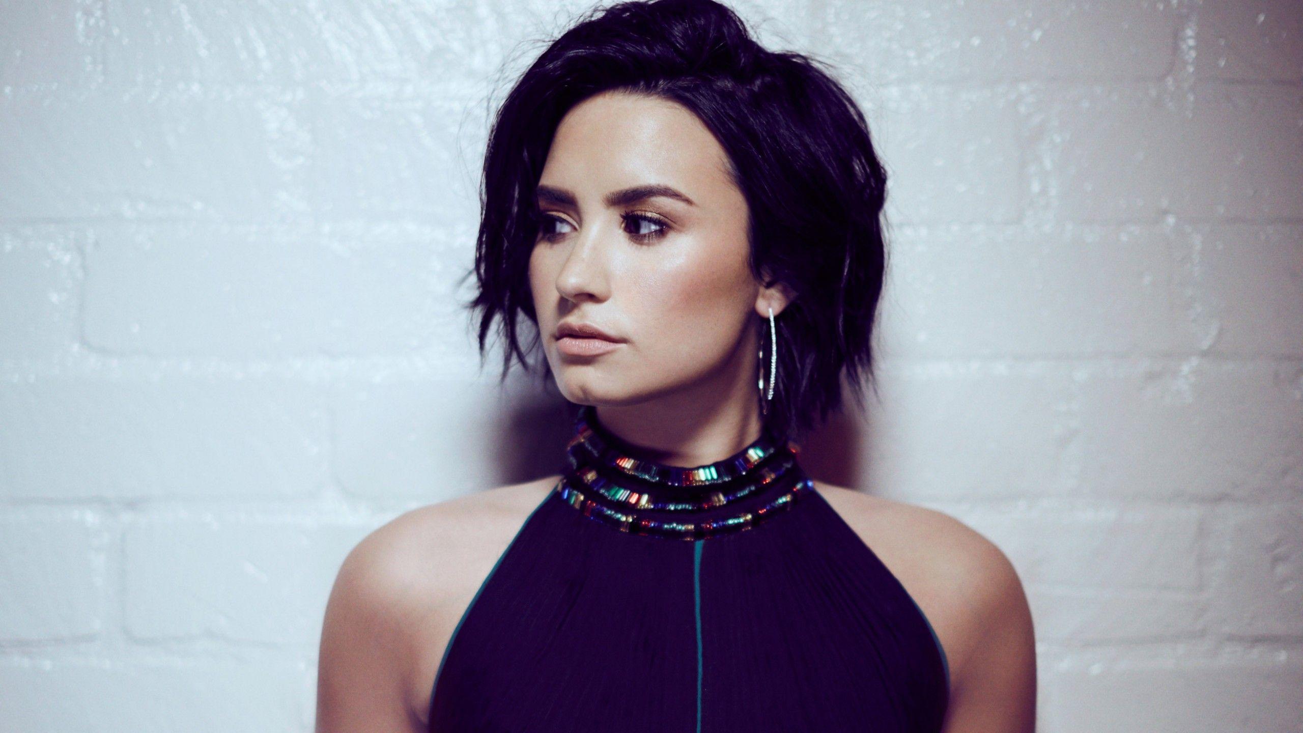 2560x1440 Demi Lovato Hairstyle Wallpaper Background 64546 2560x1440px