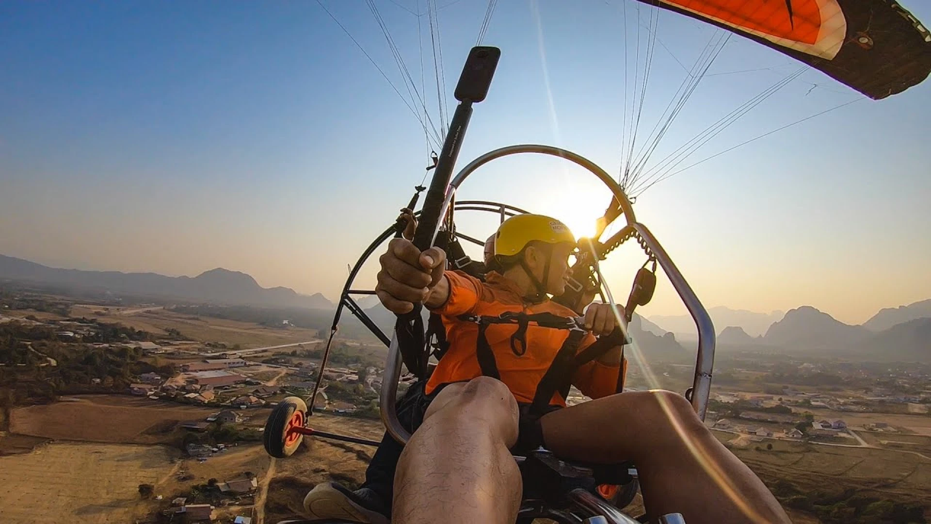1920x1080 Sunrise Paramotor Above Vangvieng