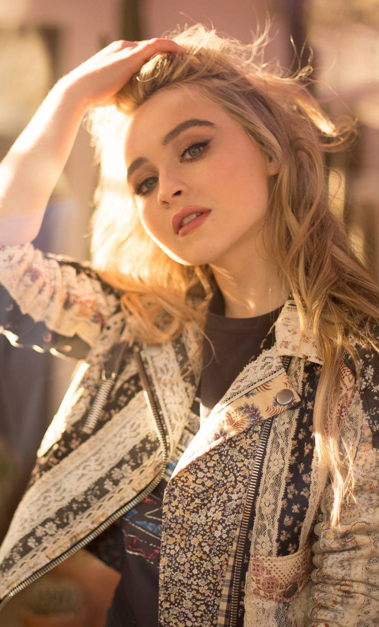 773x1280 Sabrina carpenter Wallpaper