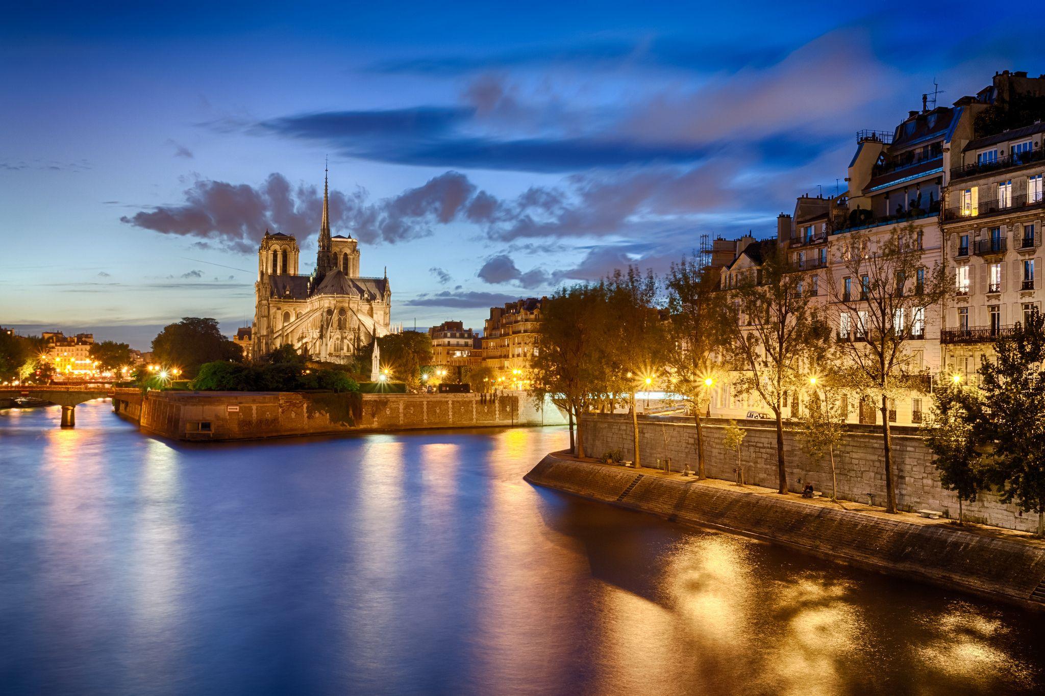 2048x1365 Notre Dame De Paris HD Wallpaper