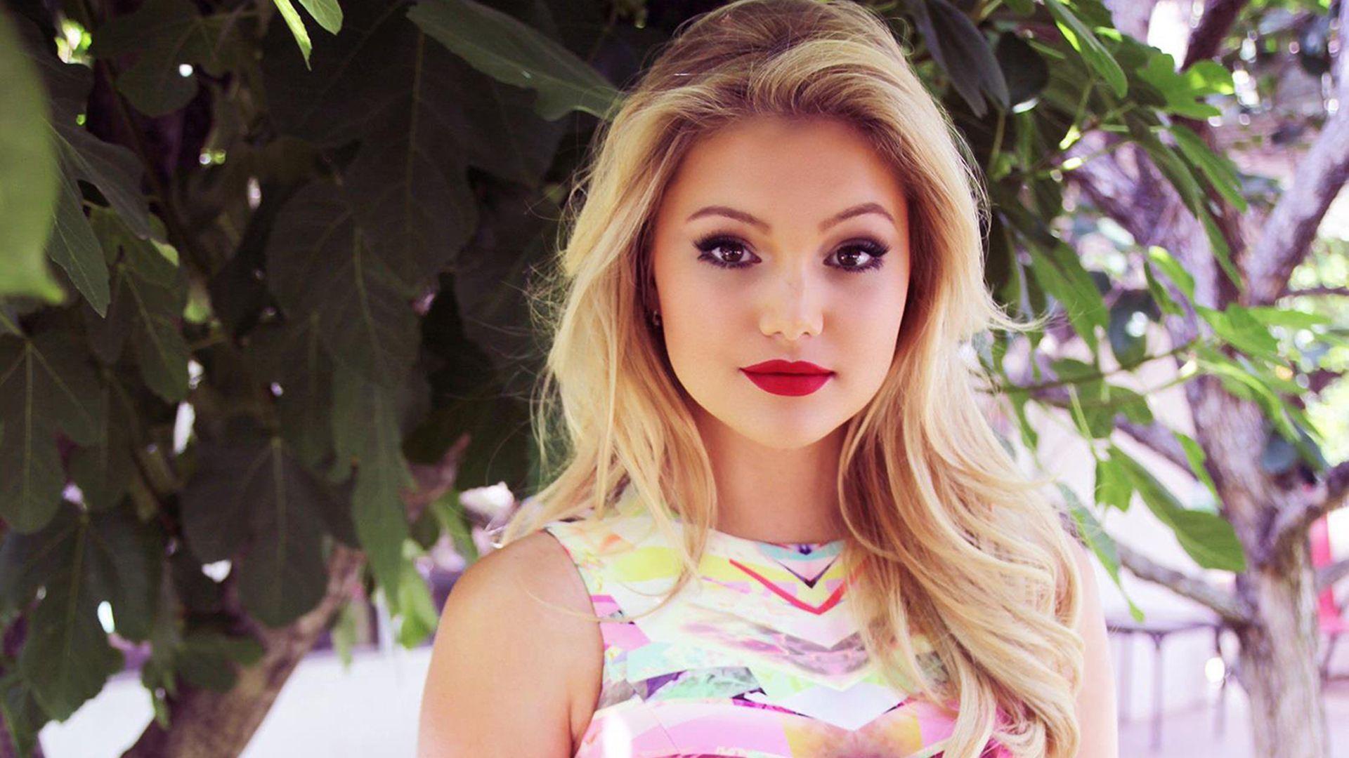 1920x1080 HD Olivia Holt Wallpaper