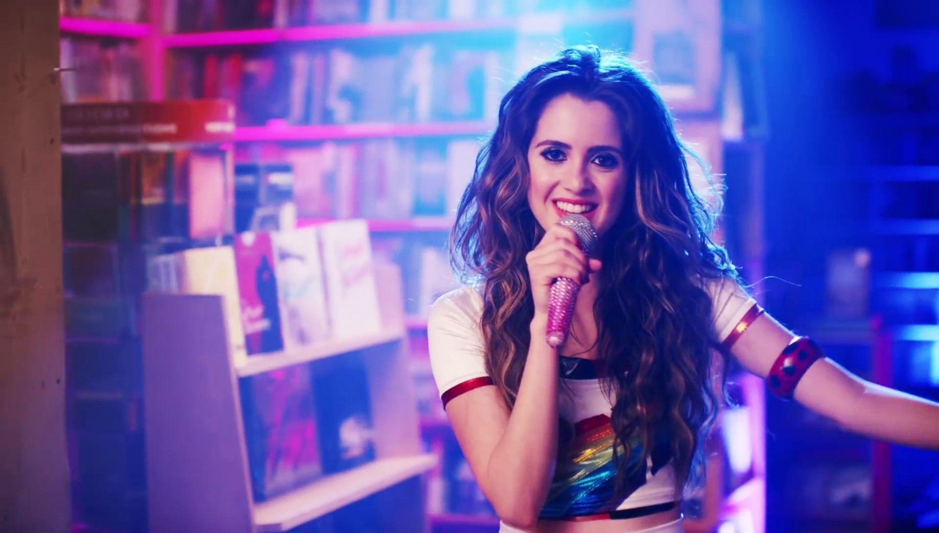 1920x1090 Laura Marano HD Image 06192