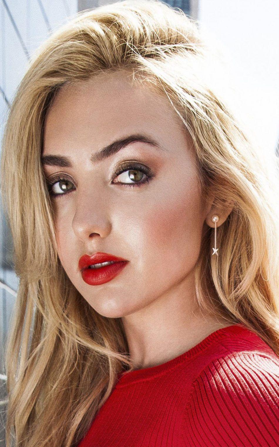 950x1520 Download Peyton List 2017 Free Pure 4K Ultra HD Mobile Wallpaper