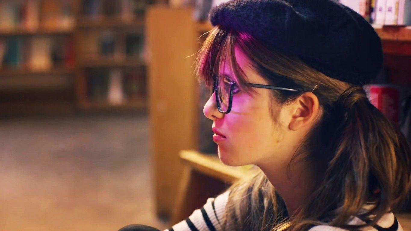 1366x768 Laura Marano HD Wallpaper 06195