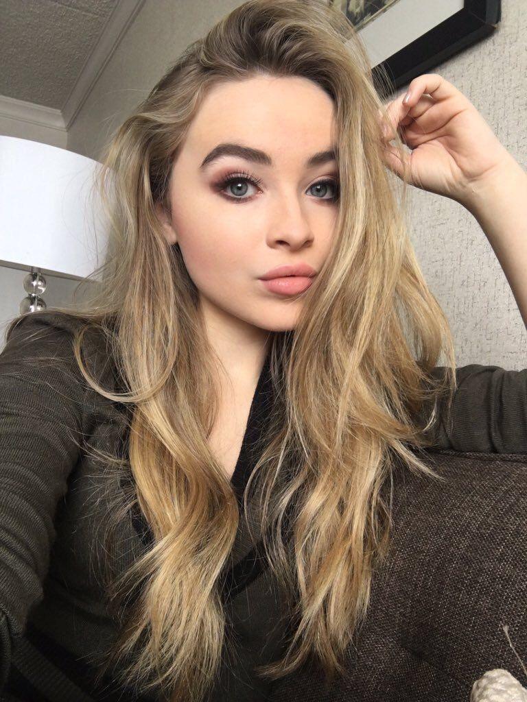 768x1024 Sabrina Carpenter